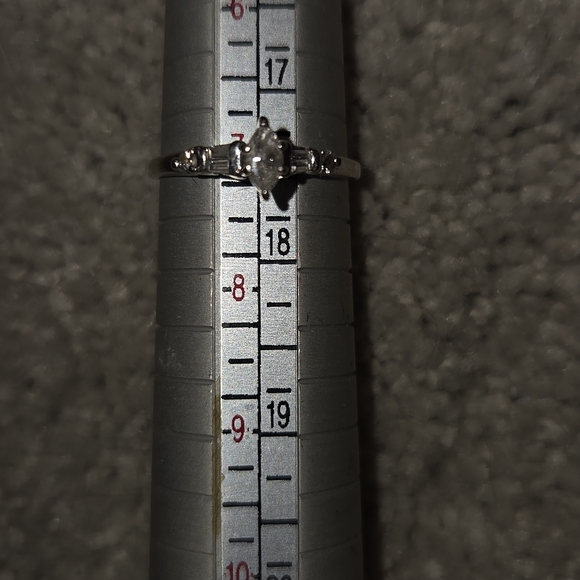 Kay Jewelers Silver Marquise Cut Ring Size 7 - Picture 5 of 5